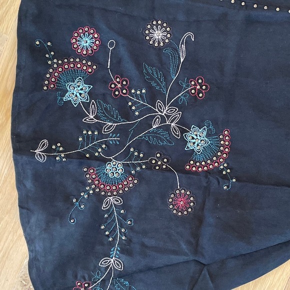 NWT Lucy Collection Faux Suede Skirt Floral Embroidered Western Small - Picture 4 of 7